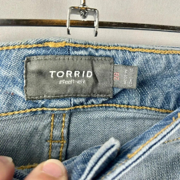 NEW Torrid Boyfriend Vintage Stretch Mid-Rise Short Women Plus 26 Light‎ Blue - Picture 11 of 11